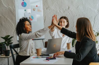 Investir na motivação de seus colaboradores transforma sua escola