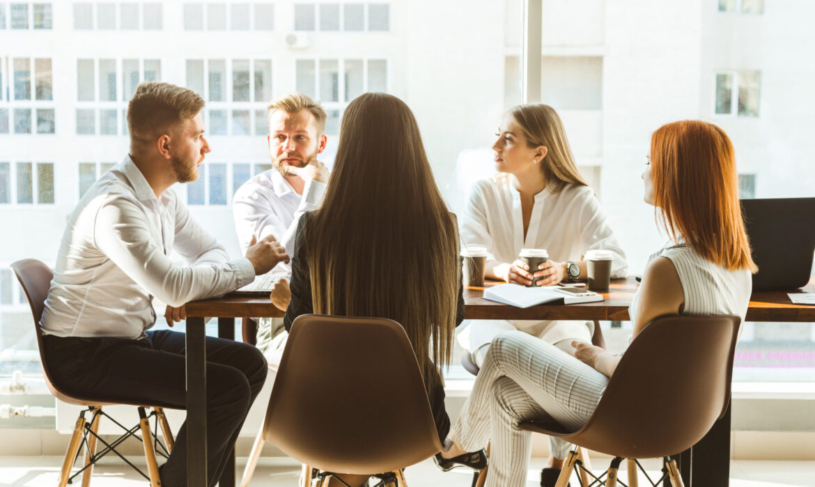 Como o Curso “Comunicação Profissional” Transforma a Oferta da Sua Escola